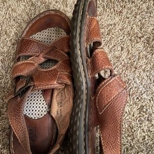 Born leather sandals size 9